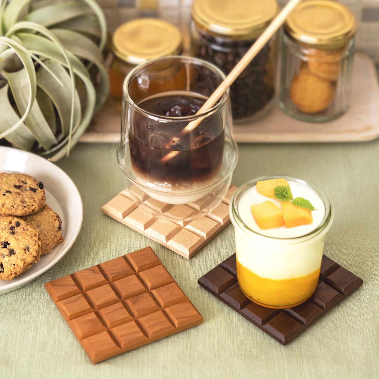 WOODEN CHOCOLATE COASTER in WALNUT（チョコレート型 天然木