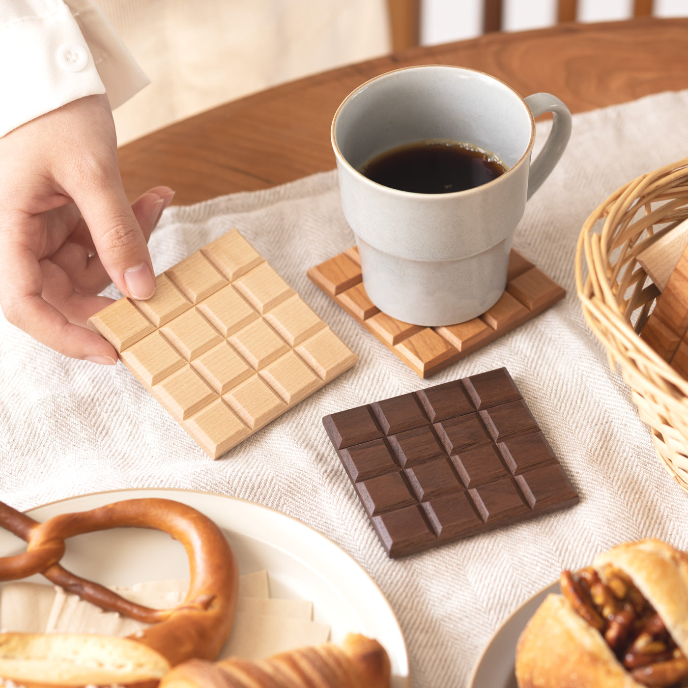 WOODEN CHOCOLATE COASTER in CHERRY（チョコレート型 天然木