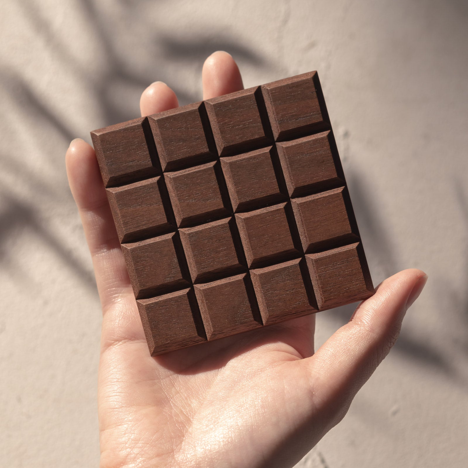 WOODEN CHOCOLATE COASTER in WALNUT（チョコレート型 天然木